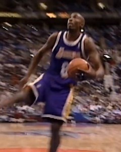 27 years ago today, rookie Kobe Bryant put on a show at the NBA dunk contest 🐍 | NBA on ESPN