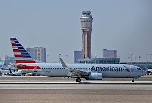TCAS システムがアメリカン航空の飛行機とセスナ 182 の衝突を防止