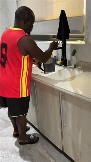 John Avah Stanley on Instagram: "Day 2 in Lagos state, after eating Banga soup with eba the driver took me on a little tour around Lagos Island"