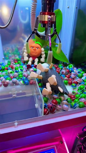 Trulimero in candy claw machine⁉️