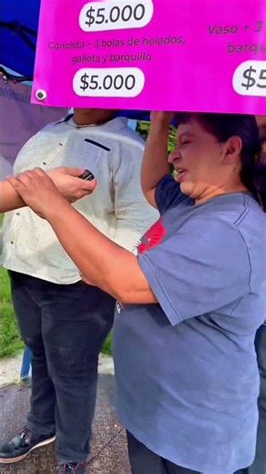 Amazing! Ice cream vendor with the voice of Juan Gabriel #foryou