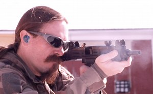 The Uzi Submachine Gun: Excellent or Overrated? - Forgotten Weapons