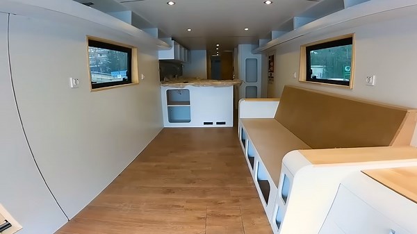 Amazing DIY Bus Conversion: Creating a Luxurious Motorhome from Scratch