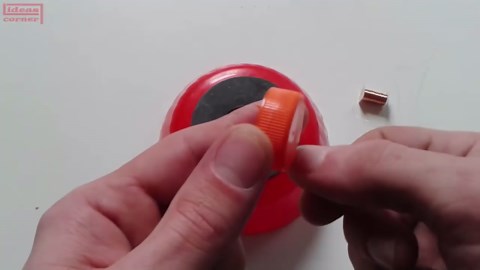 How to make a DIY speaker at home using everyday items!