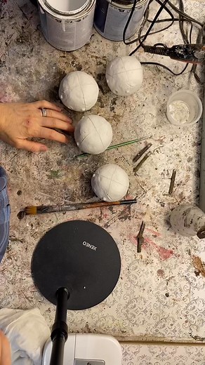 Makings of primitive clay snowman heads. #primitive #VintageStyle #primitivesnowman #snowmandecor #vintagechristmas #clayart | Willow Heart Prims