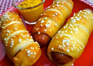 5 Classic Tailgating Menus to Wow Your Crowd