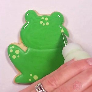 22K views · 803 reactions | Valentine, You're Toad-ally Awesome! Watch and learn how to make these cookies using the Frog and Mini Heart cutters available on www.flourbox com. #valentines #valentines_day #valentinesdaycookies #toadallyawesome #frog #frogcookies #cookieartist #cookievideo #learntodecorate #happydecorating #theflourbox #flourbox #flourboxbakery #cookiedecorating #decoratedcookies #royalicing #cookiewithconfidence #theflourboxshop | The Flour Box | Facebook