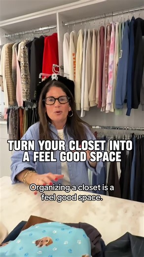 Tired of feeling overwhelmed by your closet? It’s time to purge and reset. Turn it into a space that actually feels good. Join my 5-day closet reset. Link in bio! #organizedhome #spring #springcleaning #clothing #organizing