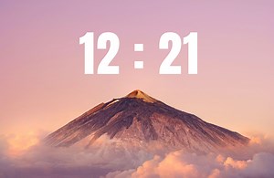 Heure miroir inversée 12H21 : quelle est sa signification ? - Elle