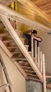 95.Renovation of the old house episode 95，remodeling stairs and banisters these days. Although it is hard, I will still stick to my choice. Every choice is a rebirth. Although I don't know what the ending will be, I will still choose the most difficult road. Plainness is the most difficult path to walk... | Old house renovation-Mr.Lu