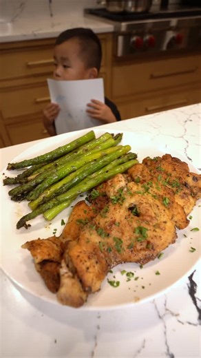 Alissa Nguyen Won on Instagram: "LEMONPEPPPER CHICKEN 4 thinly slice pieces of chicken* 1/3 cup all purpose flour 1.5 TBSP lemon pepper seasoning 3 TBSP unsalted butter 3 tsp lemon juice (1/2 a juice lemon) Salt to taste *any cut works. I used thighs but u can also use breast or tenderloin 1. Flatten chicken using a mallet or spine of your knife. Flatten to about ¼ of an inch thick. 2. In a shallow bowl or something similar, mix together: flour, lemon pepper seasoning and salt to taste. Coat you