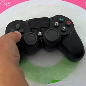 How to cake a PlayStation controller 🎮 🍰 | Samantha Winter