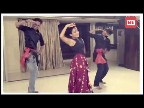 How to learn bollywood dance on every song in simple steps by Experts| Learn in Minutes|Simple moves