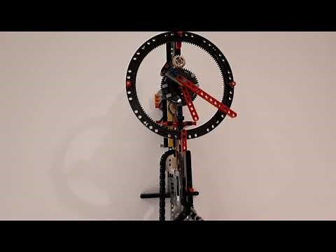 Lego Technic pendulum clock