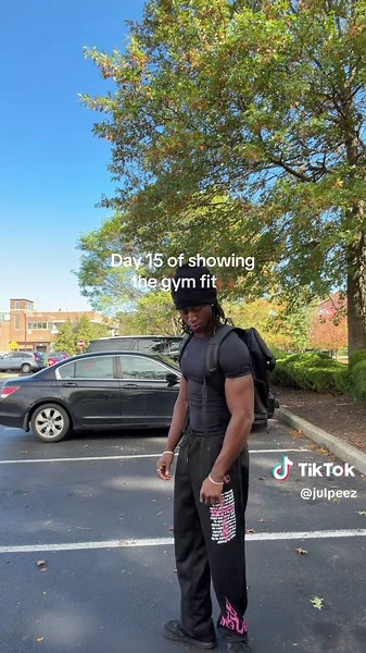 Love a good chest day😤 #gymfit #ootd #sweatpants #graphicsweatpants | gym fits