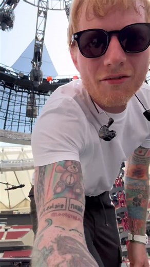 105K views · 27K reactions | Rehearsing Sapphire with the loop pedal for its debut loop performance tonight in Madrid. Kinda nervous x | Ed Sheeran | Facebook