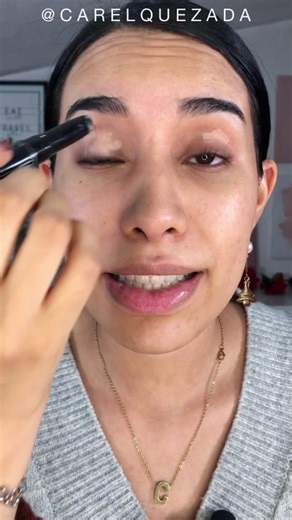 Maquillaje Navideño de último Minuto con Karel Quezada