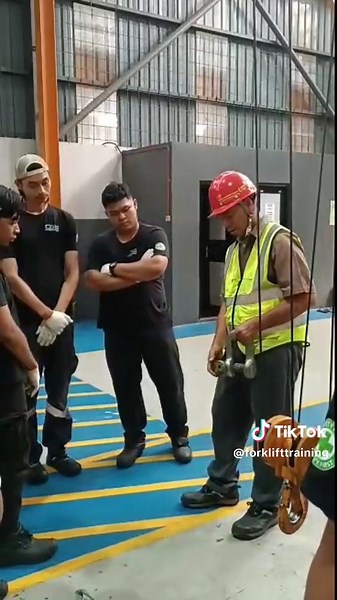 Essential Overhead Crane Training for Operators