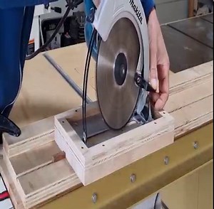 circular saw guide track jig for precise cutting | Woodworking Tools