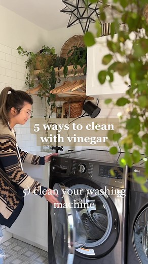 Do you clean with vinegar? Vinegar is a great way to clean your home! It’s acidic which helps cut through grime, grease, dirt. It even kills bacteria! But you got to use it the right way or else it may damage your appliances. Here’s how I clean my home with vinegar: 1) I use it to clean inside my fridge. Mix 1 part vinegar to 3 parts hot water in a spray bottle. Spray in your empty fridge and wipe it down with a microfibre cloth. I love this method because the vinegar cuts through grease while s