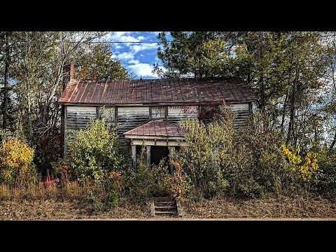 Neat 1850’s Abandoned House in Southern Virginia Small Town Was Once A Log Cabin