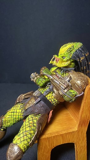 Orale pues 🤠 #predator #depredador #alien #lossimpson #thesimpsons #ufo #ovni #stopmotion #animacion #humor #juguetes #toys #alienvspredator #cat #gato