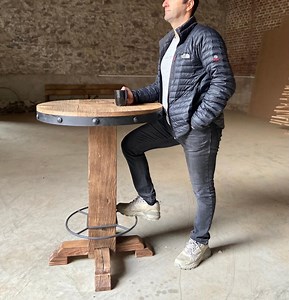 Round Reclaimed Wood Pub Table – Rustic Bar Height Table for Farmhouse Decor - Etsy Hong Kong