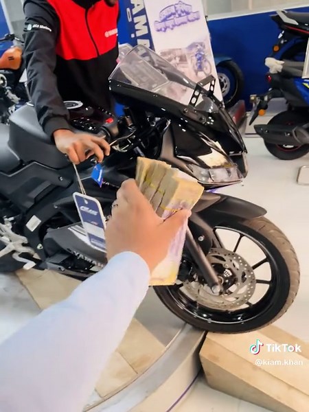 R15 V3 Custom Build Overview and Features