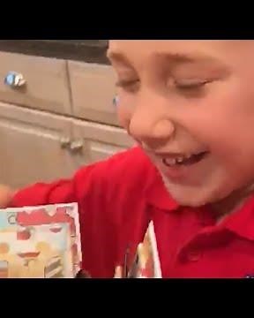 Surprise Explosion Gift Box - Send a Cake