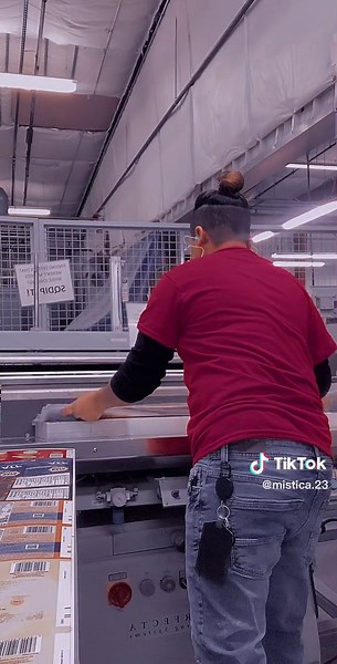 Inside a USPS Postal Facility: Envelope Processing