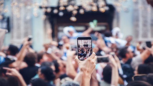 Horizontal vs. Vertical Video: Social Media Best Practices