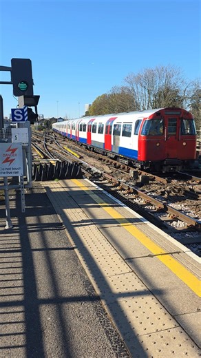 Bakerloo Line 1972 Stock Entering Service at Stonebridge Park