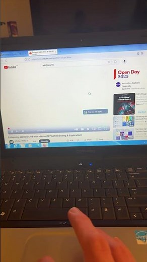 Playing YouTube on 8K on a Compaq Presario CQ61 on Windows 7