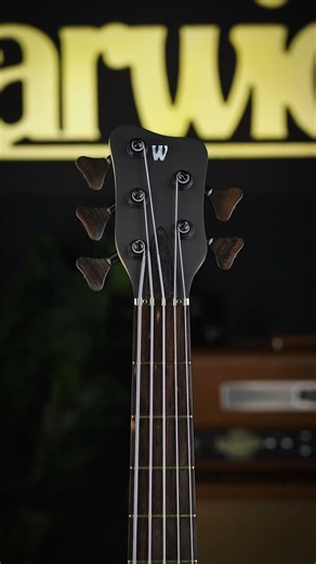 Warwick Masterbuilt - Thumb Single Cut