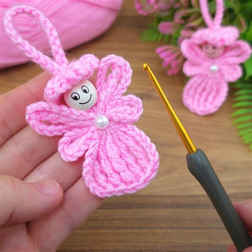 1.8M views · 15K reactions | SUPER IDEA!! Crochet lucky angel!! How to crochet an angel?! easy crochet tutorial keychain #crochet | Aslı ile sanatsal tasarımlar | Facebook