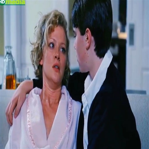 Unexpected kiss 😮 | Princess Movie