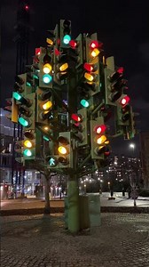 LONDON | Traffic Light Tree in Trafalgar Way in Poplar