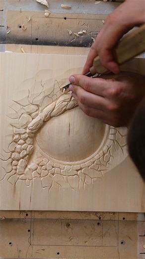 Eagle. Wood carving, pyrography. | Oleksandr Hrytsai. Wood Carving