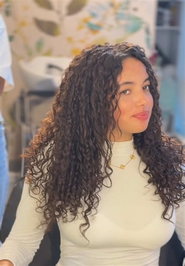 ⬇️ New Perm Dropped 💁🏽‍♀️ ———— @The Curly Studio #curlyperm #curlyhair