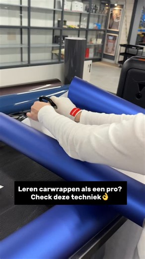Wil jij leren wrappen als een pro? 💪 Tijdens de Stressless Vinyl Application (SVA) training leer je hoe je folie spanningsloos aanbrengt – zonder oprekken, zonder verkleuring, met een perfecte afwerking. 👌 In één dag neemt docent Arjan Kwappenberg je mee in alle SVA-technieken die jouw werk naar The Next Level tillen. 💪 Aan het eind van de dag behaal je het officiële SVA-certificaat én kun je deze hoogwaardige techniek toevoegen aan je aanbod. Je ontdekt er alles over op onze website: https:/