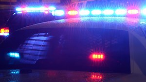 1 dead, Illinois State Police trooper seriously injured in police shooting on I-64 downstate