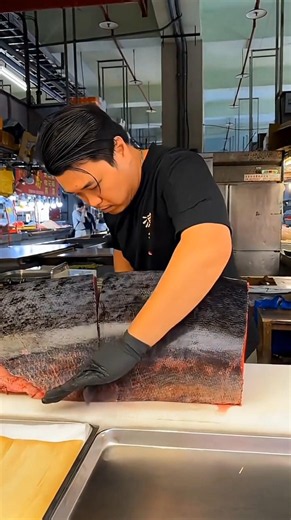 Why Is Cutting a Tuna Fish So Difficult? #facts #trending #ytshorts