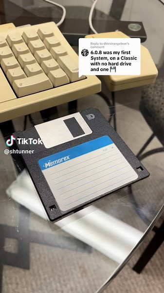 Booting Macintosh SE with System 6.0.8 from Floppy Disk