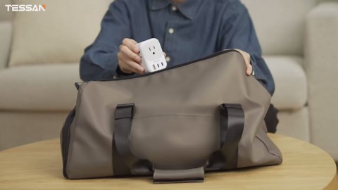 TESSAN US to UK Plug Adapter, Type G Travel Adaptor with 4 Electrical Outlets 3 USB Ports (2 USB C), Ireland Power Adapter for USA to England London Scotland Dubai Singapore Qatar Kenya British