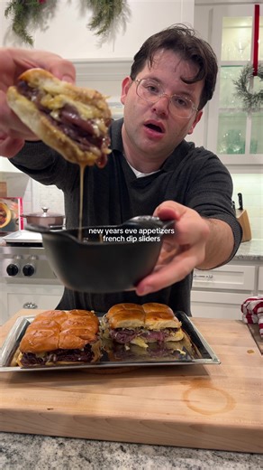 it’s no Salt Hank’s but it’ll do !! NYE recipes newsletter will be out on Monday 🥂🪩 #frenchdip #appetizers #newyearseve #sliders #appetizerideas