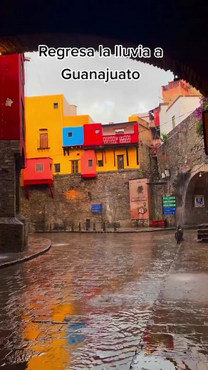 Videos de Cardinal Food & Travel (@cardinal_food_and_travel) con “La Bruja - Mexican Music Factory”