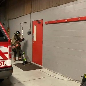 Probationary SCBA Confidence Time. 1 bottle during morning responsibilities. RP:@max_fire_box_mft | Train Your Probie