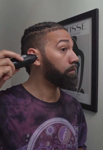 All-in-One Trimmer for Nose and Ear Hair Maintenance