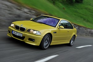 Video: BMW E46 M3 takes on 996 Porsche 911 on track