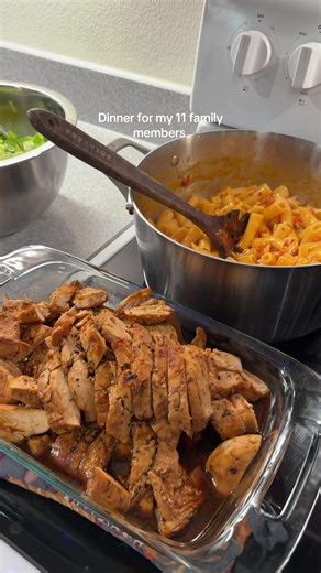 Posting has slowed down, trying to be present with my family members! Merry Christmas ❤️ #Quickmeal #easymeal #toddlermeals #easydinnerideas #easydinner